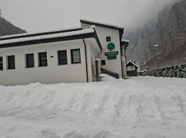 Complex WhiteBerg Haus Colibita, hotel mesra haiwan peliharaan di Colibiţa