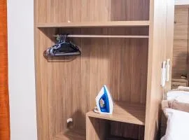 CONFORTO IMBATIVEL - 25 metros do MAR - 2 Quartos com AR CONDICIONADOS SPLIT, Air Fryer, WI-FI, Disney Plus, Star Plus, HBO Max, Cadeiras de Praia e Caixa Térmica - 8 pessoas com Muito Conforto - Melhor Localização!