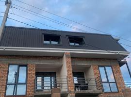 K&anons, khách sạn ở Bosteri