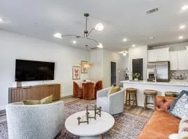Walk to Biloxi Beach Fun! Chic & Updated Townhome