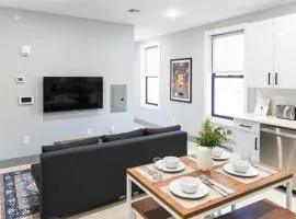 Stylish Two Bedroom Apartment with Free Indoor Parking