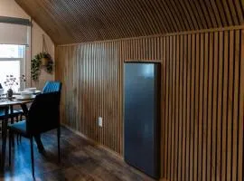 Bright, Cozy, and Peaceful Two Bedroom Apt Near NYC