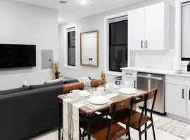 2 Bedroom Apt-City Adventure-Free Parking on Site
