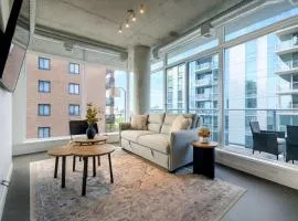 Cozy Downtown Retreat with Stunning River Views
