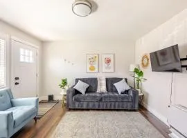 721 Cozy Mid-Town Hideaway