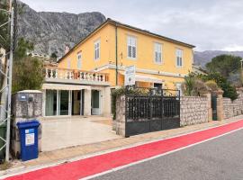 Miramare Seaside Aparts, hotel din Kotor