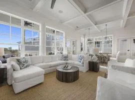Hermosa Manor - Luxury Vacation Rental House Near the Beach with Private Pool Area & Gulf Views