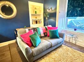 Small Cosy Flat, hotelli kohteessa Helensburgh