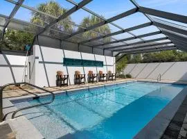 Gulf Escape - 30A Beach House Near the Beach with a Large Pool Space