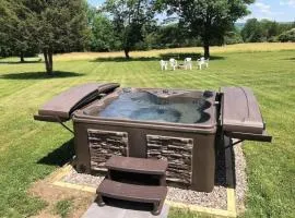 The Willow - Across Road From Wiemer Vineyard - Hot Tub - Fire Pit - Pets OK - Seneca Lake
