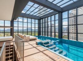 Sua estadia exclusiva a poucos passos do Mar em Meia Praia - FFS II, hotell i Itapema