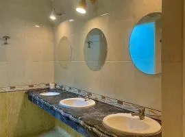 Dahshur Day Use Guest House Pyramids view Inn