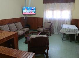 Amplio Departamento centrico por dia, Hotel in Punta Alta