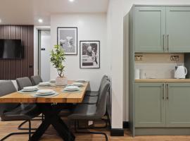 NEW - Beautiful Sheffield House for Team of 6 Contractors - by PureStay Contractor Properties, Hotel in Manor