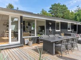 Holiday Home Essi - 300m from the sea by Interhome, hotel di Vester Sømarken