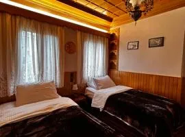 MetsoVillas Traditional Suite - Στην Καρδιά του Μετσόβου