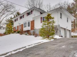 Ossining Vacation Rental Near River, Trails and MTA!, hotel em Ossining