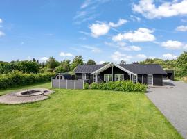 Holiday Home Bryngeir - 750m from the sea by Interhome: Brøndstrup şehrinde bir otel