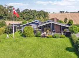 Holiday Home Kerstin - 400m from the sea by Interhome, hotel i Rønde