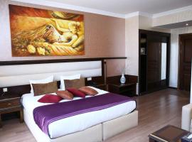 Flames boutique，提比里斯的豪華露營地點