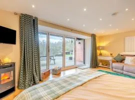 1 Bed in Far Forest oc-d30808