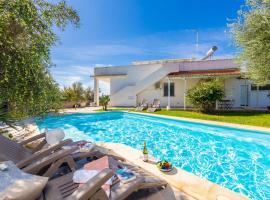 Villa Malamuri, hotel i Villaggio Azzurro