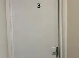 Comfortable, Private En Suite Room with Shared Kitchen, Ideal for Contractors