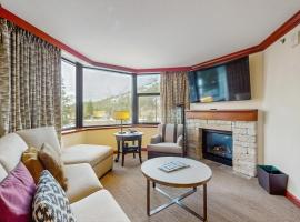 Palisades Tahoe Ski Getaway with Pool and Lift Access!, Hotel in Olympic Valley