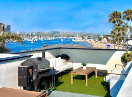 Luxury Ocean View Rooftop - Steps to Beach & Pier - Cool AC，紐波特海灘的小屋