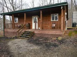 A Beary Cozy Cabin in Hocking Hills