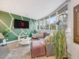 Stylish 2BR Downtown Condo By Arena Free Parking
