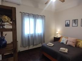 Punto Uno, מלון בחונין