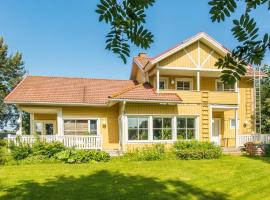 Holiday Home Grand villa kemijoki by Interhome, hotel di Kupari