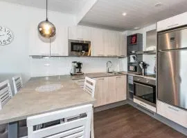 Holiday Home Vuorihuoneistot 608 by Interhome