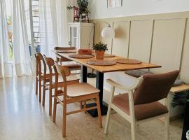 Limon Home, hotel em Benacazón