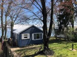 Arrowhead Beach - Waterfront - Hot Tub - Covered Deck - Fire Pit - Seneca Wine Trail