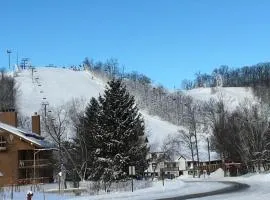 Greens & Glides Getaway at Schuss Mountain