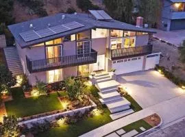 Spacious and Exclusive Oasis 6BR 3BA