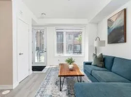 Lovely Family Townhouse in Vibrant Location