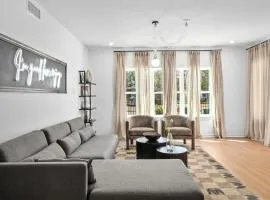 Resort-Style 3BR Ensuites, Slps10, Pool-Spa, Gated