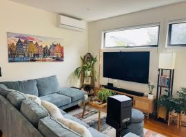 Quiet and Cozy corner, Hotel in Braybrook