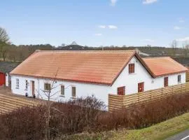 6 Bedroom Stunning Home In Give