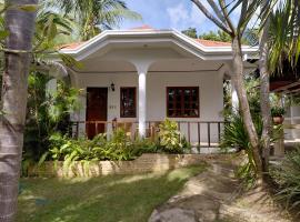 Palmera Palma Private 1-BR Bungalow in Moalboal, Hotel in Moalboal