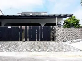 Jaya Homestay KT -End Lot-