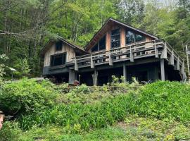 The Lakeview Art House, hotel em Downsville