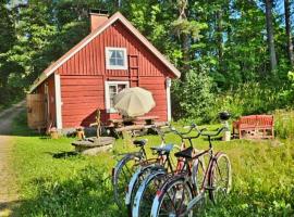 Authentic Finnish Sauna Cottage, hotel in Maakeski