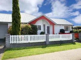 Cosy Parkside Retreat