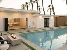 Private Desert Retreat Pool, Spa, Mini Golf, 4BD