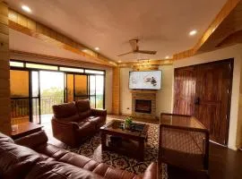 Mountain View Manor with Jacuzzi