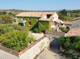 Gîte l'Escoussou, 3ch, 110m2, charme, nature, piscine chauffée, sud Ardèche, hotel Joyeuse-ben